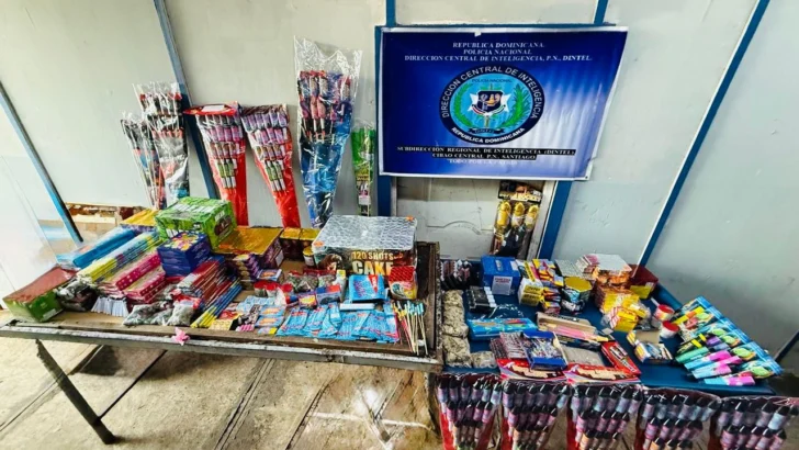 Decomisan 3,800 fuegos artificiales ilegales en Santiago