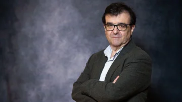 'Lo que los seres humanos no queremos es morirnos (…) Morir me parece horrible, injusto, idiota': entrevista a Javier Cercas 'Lo que los seres humanos no queremos es morirnos (…) Morir me parece horrible, injusto, idiota': entrevista a Javier Cercas