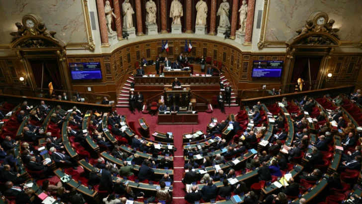 Francia: Los senadores se oponen a cualquier forma de muerte asistida, el texto volverá a los diputados