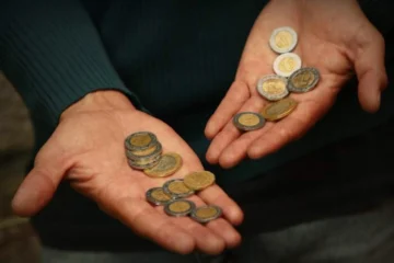 Salario mínimo sube, pero sigue por debajo del costo de vida Salario mínimo sube, pero sigue por debajo del costo de vida