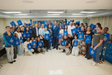 Rector Editrudis Beltrán exhorta a estudiantes a soñar en grande y aprovechar oportunidades de la UASD