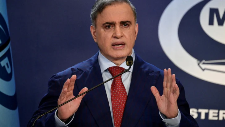 Venezuela: Renuncia el fiscal general Saab y es nombrado defensor del pueblo encargado