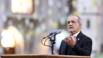 El presidente de Irán ordena el inicio de conversaciones sobre su programa nuclear con EE. UU. El presidente de Irán ordena el inicio de conversaciones sobre su programa nuclear con EE. UU.