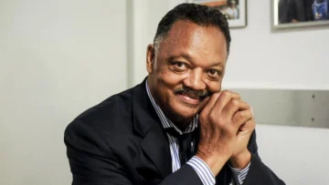 Muere a los 84 años Jesse Jackson, el líder de los derechos civiles que allanó el camino a Obama y ayudó a transformar EE.UU.