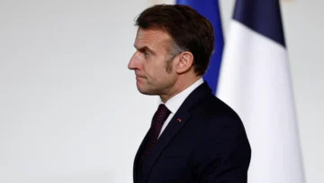 Francia acusa a la red rusa Storm-1516 de intentar implicar al presidente Macron en el caso Epstein