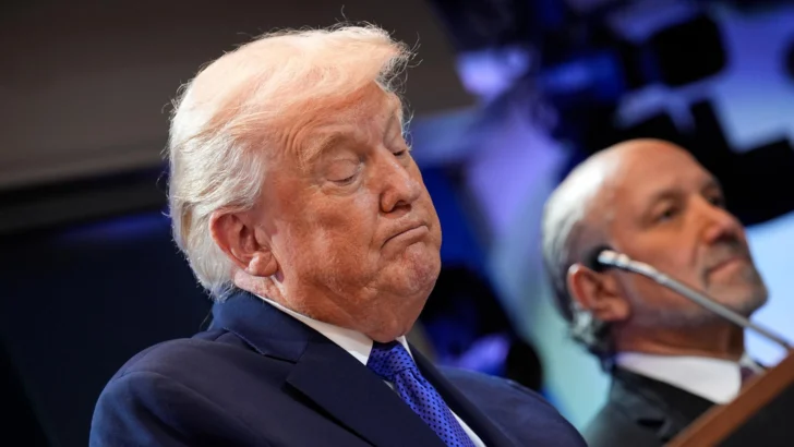 Trump dice que subirá el nuevo arancel global a un 15 % Trump dice que subirá el nuevo arancel global a un 15 %