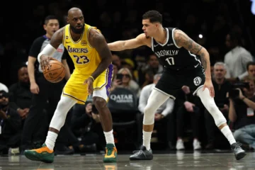 NBA: LeBron James y su baño de masas ante Nets en el paseo de los Lakers en Brooklyn