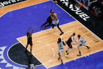 NBA Resultados Tabla de posiciones: Spurs encadenan diez victorias por primera vez en una década