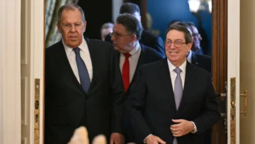 CubaHoy: el canciller cubano visita Moscú y Lavrov pide a EE. UU. frenar el bloqueo contra la isla