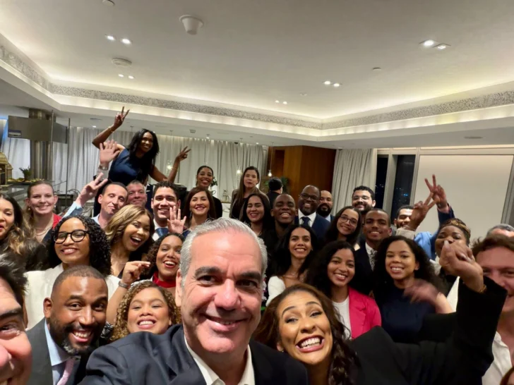 Abinader señala a República Dominicana como líder económico regional ante Abu Dhabi TV Abinader señala a República Dominicana como líder económico regional ante Abu Dhabi TV