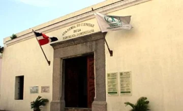 Crisis en la Academia de Ciencias: Exigen revocar investidura de Paz Gago por informe 