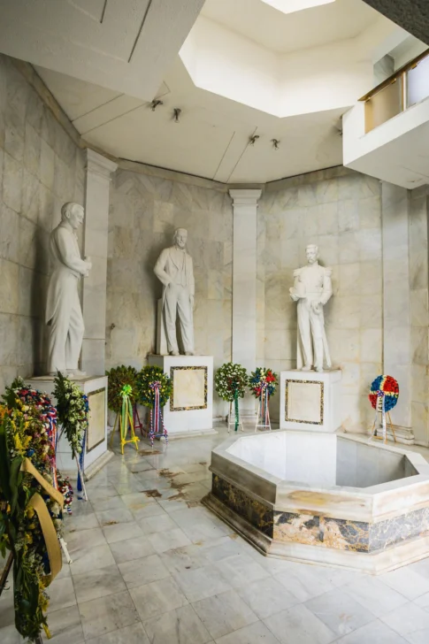 Altar-de-la-Patria-485x728