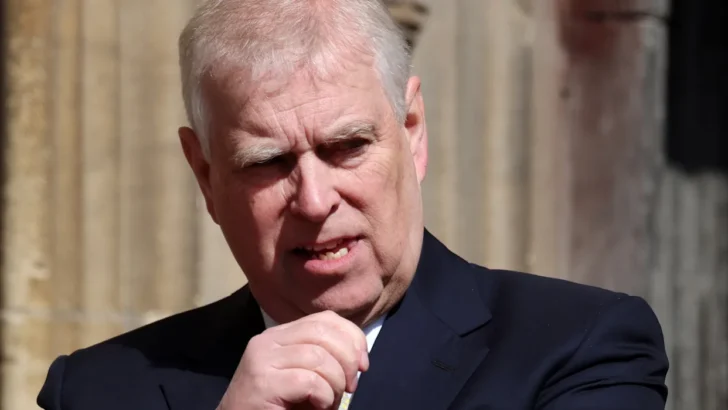 Quién es Andrés Mountbatten Windsor, el hermano del Rey Carlos III detenido por la justicia