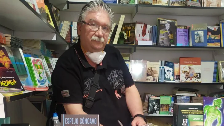 La maleta como pensamiento: metapoesía y tránsito en el poeta español Antonio Ruiz Pascual La maleta como pensamiento: metapoesía y tránsito en el poeta español Antonio Ruiz Pascual