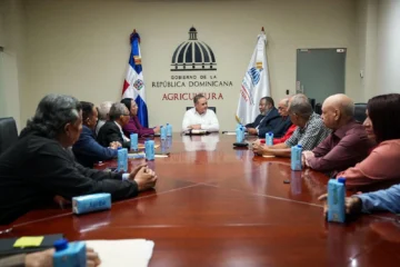 Organizaciones del comercio detallista respaldan al ministro de Agricultura y niegan escasez de pollo y huevos