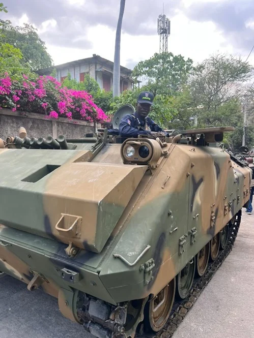 Policía haitiana rearmada ejecuta nueva ofensiva contra bandas armadas