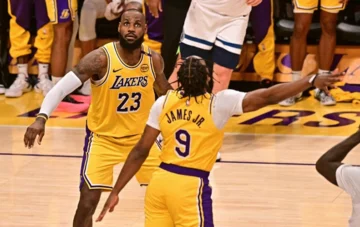 NBA RESULTADOS: LeBron James se alza como el más veterano en firmar un triple doble
