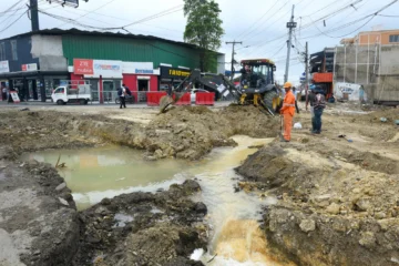 CAASD interviene tres grandes averías que afectan el suministro de agua en el Gran Santo Domingo CAASD interviene tres grandes averías que afectan el suministro de agua en el Gran Santo Domingo