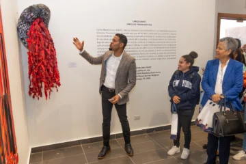 Centro Cultural Perelló presenta “Vínculos transparentes”, de Carlos Baret Centro Cultural Perelló presenta “Vínculos transparentes”, de Carlos Baret