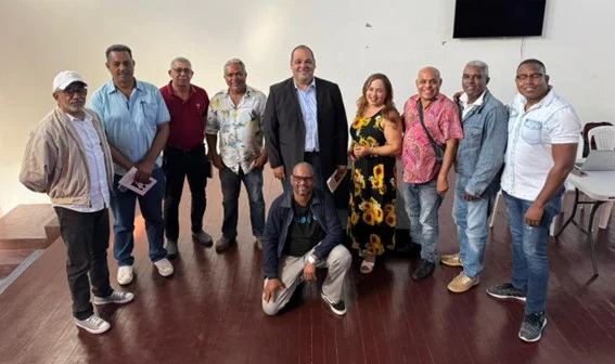 Puesta en circulación de «El eco de las máscaras caídas» en el Centro de la Cultura de Santiago