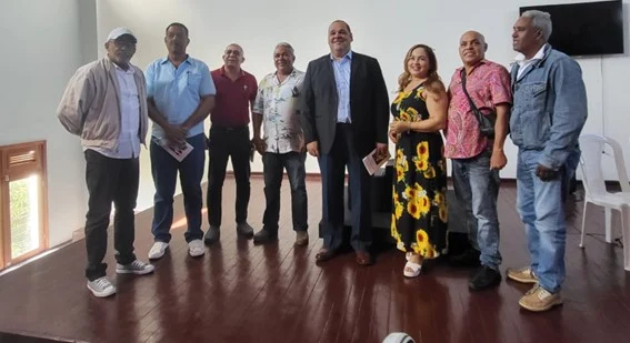 Puesta en circulación de «El eco de las máscaras caídas» en el Centro de la Cultura de Santiago