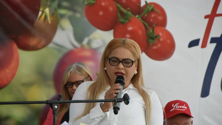 Azua busca exhibirse en Fitur con la insignia de capital del tomate