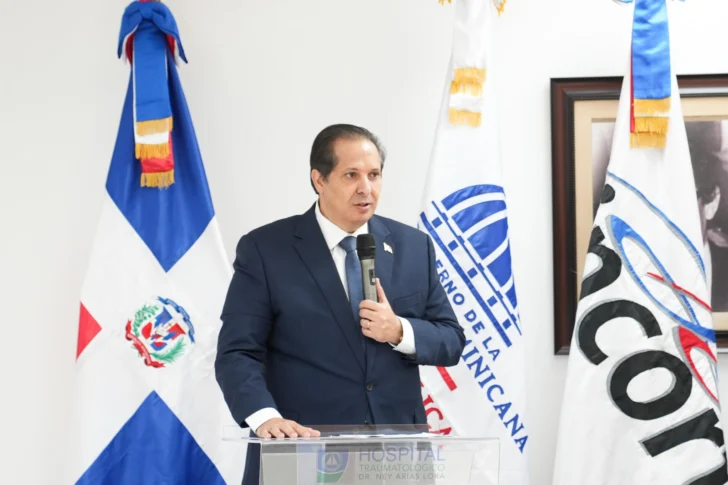 Dr-Victor-Atallah-ministro-de-Salud-Publica-728x485