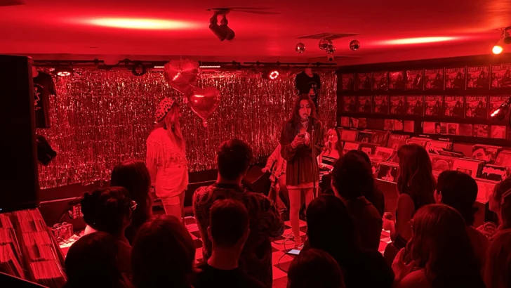 El amor sin algoritmo: solteros exploran nuevas formas de buscar pareja fuera de las apps El amor sin algoritmo: solteros exploran nuevas formas de buscar pareja fuera de las apps