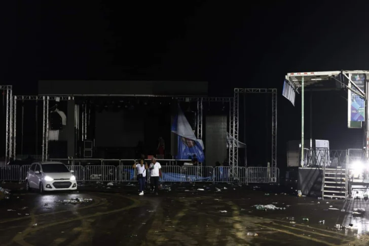 ¡Se aguó la fiesta! Lluvias obligan a suspender celebración artística por inauguración del Metro en Los Alcarrizos