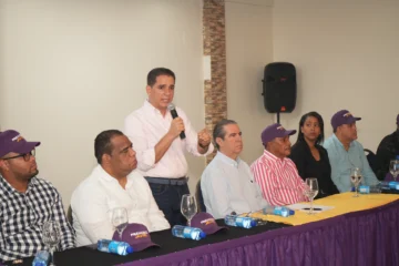 Francisco Javier García afirma que el PRM encabeza un “gobierno de improvisados” y asegura que el país va en reversa Francisco Javier García afirma que el PRM encabeza un “gobierno de improvisados” y asegura que el país va en reversa