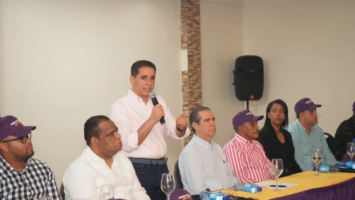 Francisco Javier García afirma que el PRM encabeza un “gobierno de improvisados” y asegura que el país va en reversa Francisco Javier García afirma que el PRM encabeza un “gobierno de improvisados” y asegura que el país va en reversa