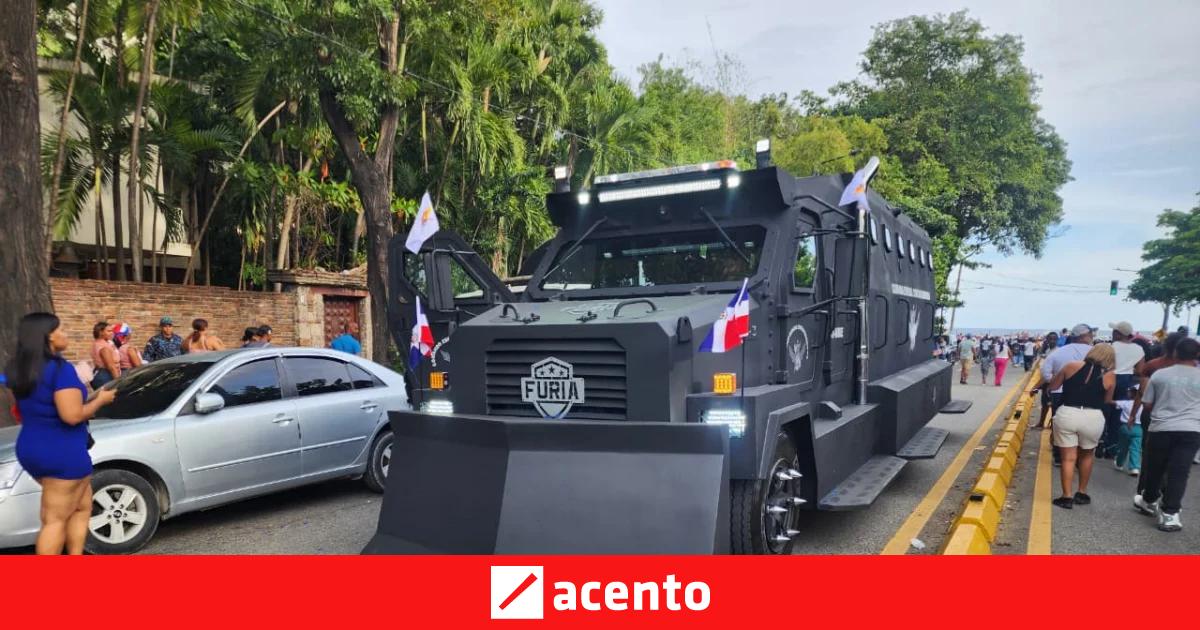 Desfile militar del 182 aniversario exhibe poderío de armas y vehículo ...