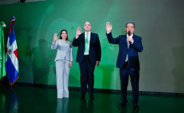 Exsenador José del Castillo se juramenta en la Fuerza del Pueblo tras dejar al PLD