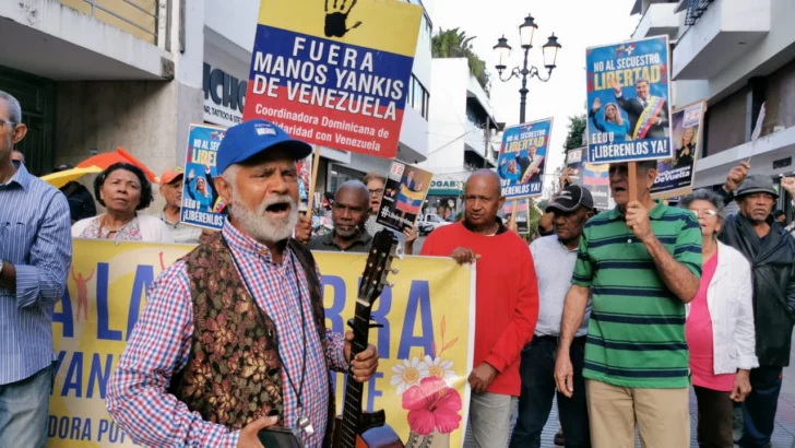 Realizan marcha en El Conde para exigir libertad de Nicolás Maduro y Cilia Flores