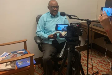 Incluyen al poeta Mateo Morrison en 