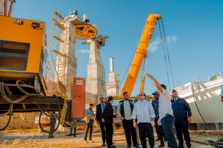 Paliza supervisa avances de Línea 3 del Teleférico SD; primera fase estará lista en diciembre