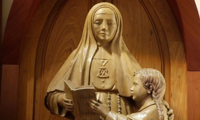 Paula-Montal Paula-Montal