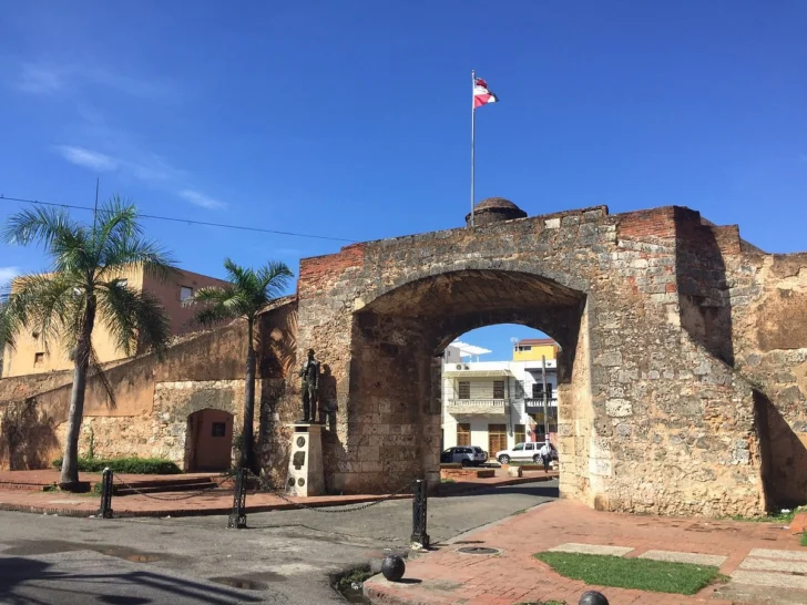 Puerta-del-Conde-728x546