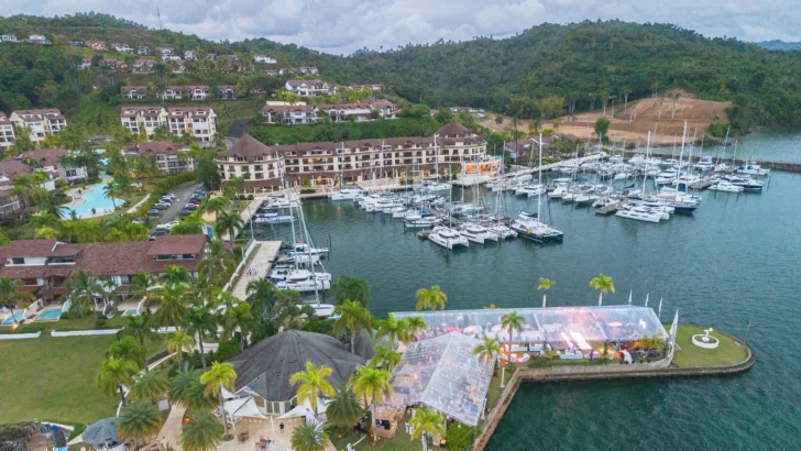 Avistamiento de ballenas impulsa turismo en Samaná con 70 mil visitantes anuales Avistamiento de ballenas impulsa turismo en Samaná con 70 mil visitantes anuales