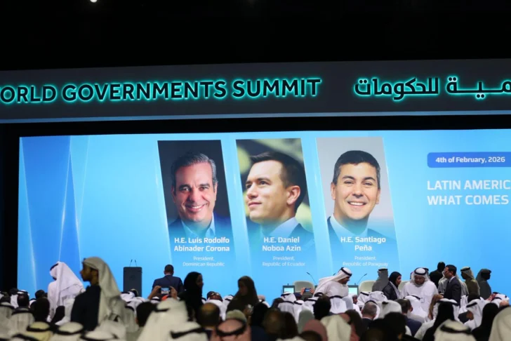 RD-mantiene-hoja-de-ruta-para-duplicar-su-economia-hacia-2036-asegura-Abinader-en-Dubai-1-728x486