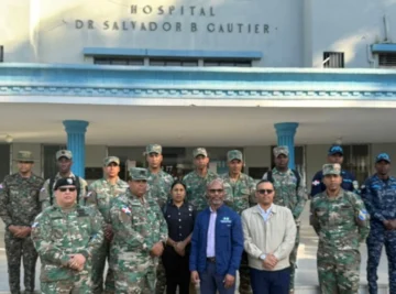 Designan a más de cien agentes para reforzar seguridad en centros de salud