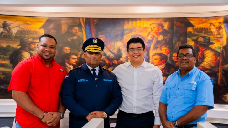 Fellito Suberví promete solución de 4,500 metros de cañada en Los Alcarrizos 