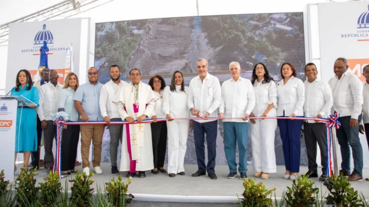 Inaugurado el puente sobre río Viajama en municipio de Las Yayas