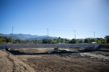 Inaugurado el puente sobre río Viajama en municipio de Las Yayas