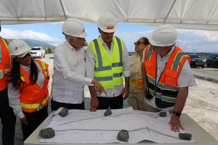 Construcción de la Circunvalación de Navarrete es supervisada por Abinader
