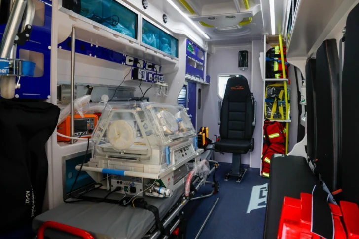 Sistema 911 entrega 50 modernas ambulancias a Emergencias Extrahospitalarias
