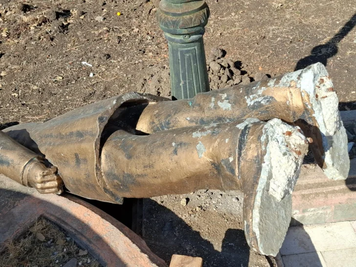 Irrespetan estatua de patricio Francisco del Rosario Sánchez en remodelación de parque