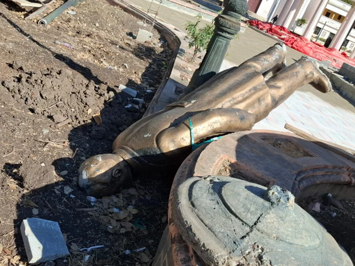 Irrespetan estatua de patricio Francisco del Rosario Sánchez en remodelación de parque