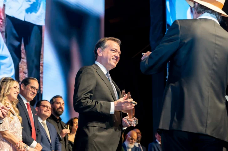 Tabaco dominicano fortalece empleo y marca país, afirma el MICM