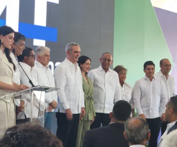 Abinader inaugura la Línea 2C del Metro hacia Los Alcarrizos: cinco estaciones, 14 comunidades conectadas y un ahorro de hasta dos horas diarias Abinader inaugura la Línea 2C del Metro hacia Los Alcarrizos: cinco estaciones, 14 comunidades conectadas y un ahorro de hasta dos horas diarias